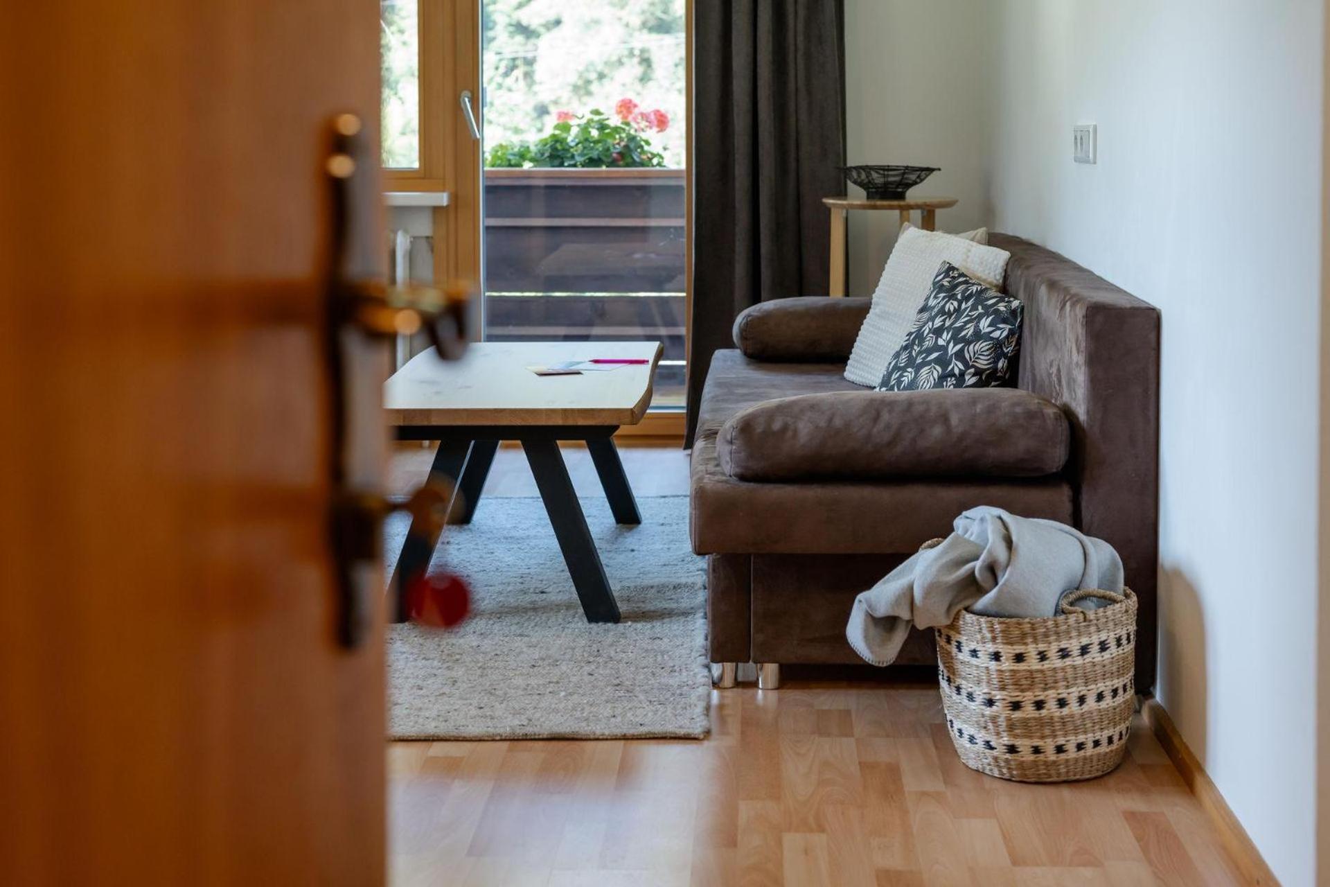 シュルンスHaus Limatアパートメント エクステリア 写真